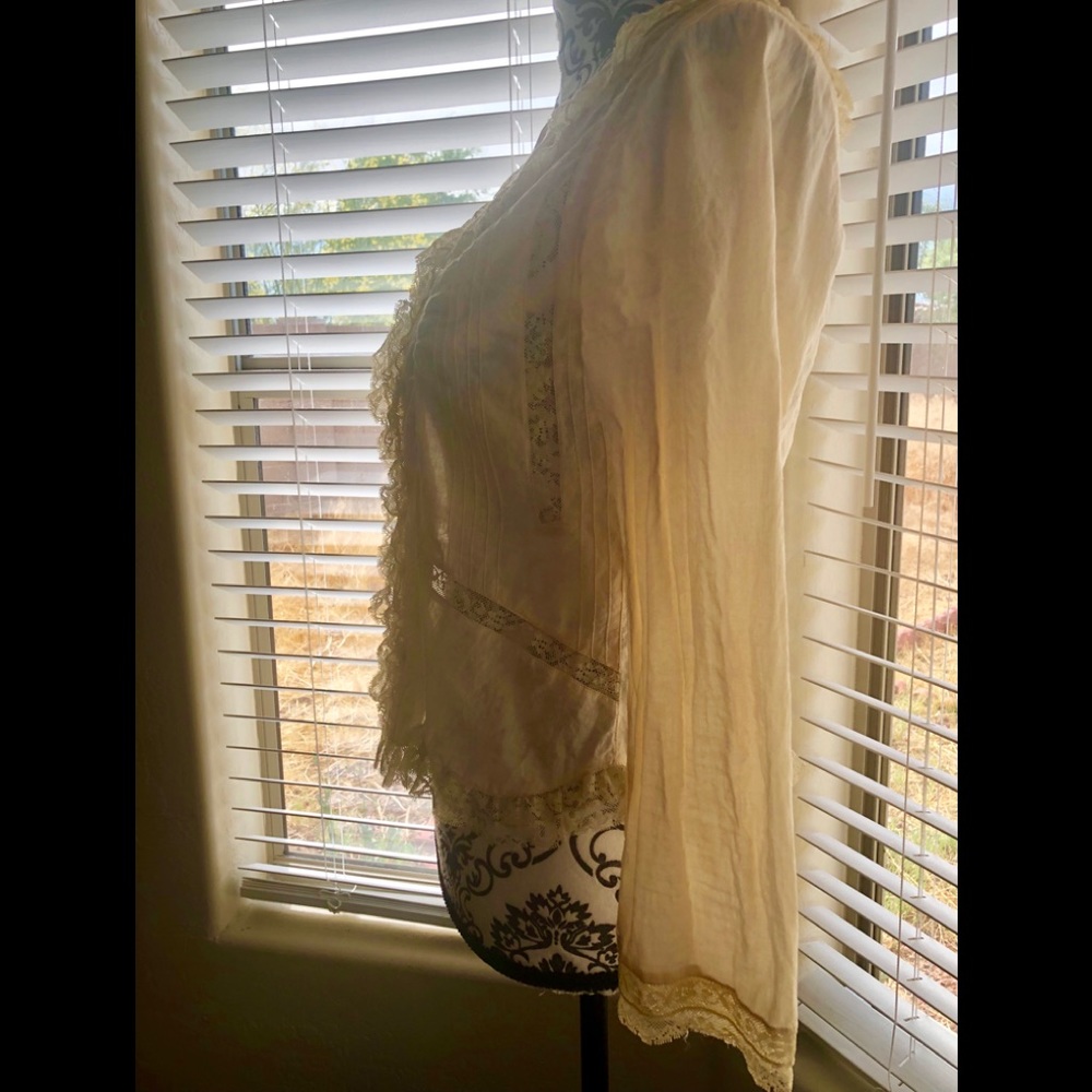 ***SOLD***Anthropologie Odille Victorian Inspired Lace Collared Blouse - Picture 5 of 16